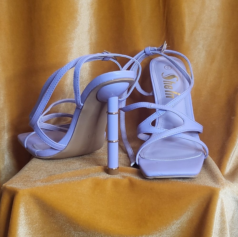 Womens Beautiful Size 6 Shein Lavender Cross Strap Heels